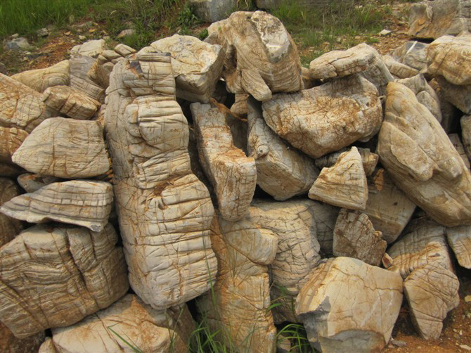 莲花石假山流水